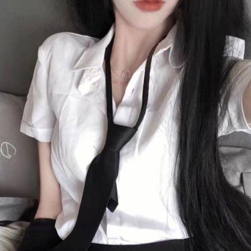 强袭魔女第一季